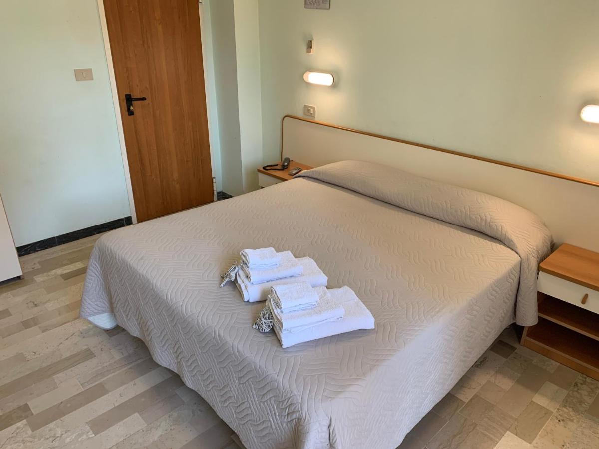 Hotel Levante Convenzionato Aquafan E Oltremare ריצ'יונה מראה חיצוני תמונה