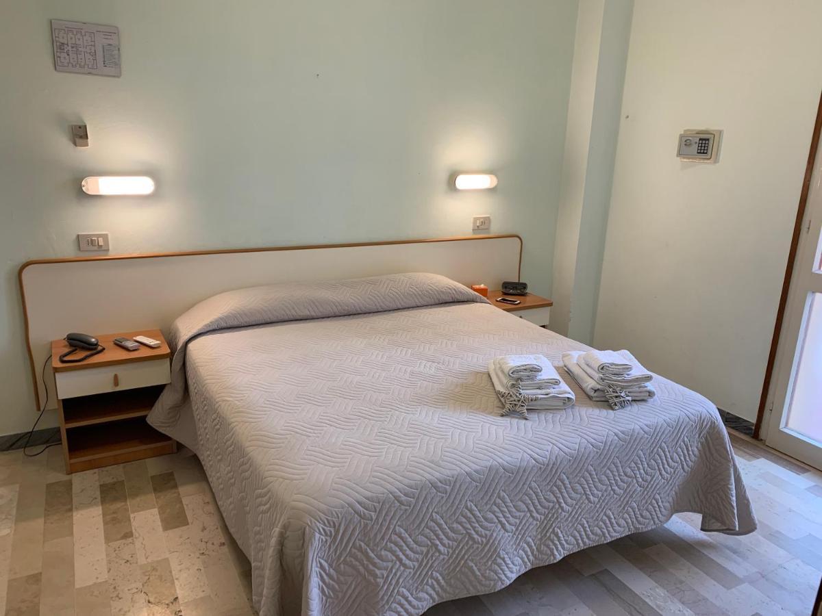 Hotel Levante Convenzionato Aquafan E Oltremare ריצ'יונה מראה חיצוני תמונה